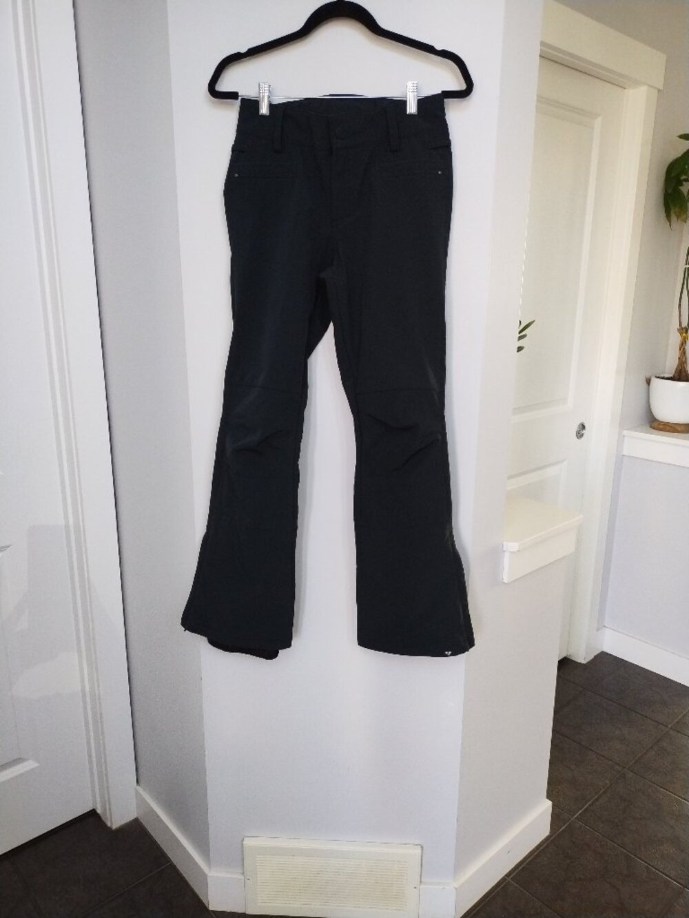 Charcoal grey ROXY snowboard pants with adjustable waist